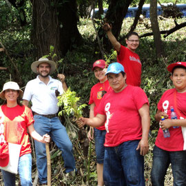 Colaboradors de ESSO Guatemala sembraron 2 hectáreas de árboles frutales en la finca La Trinidad, Escuintla, en fecha reciente.