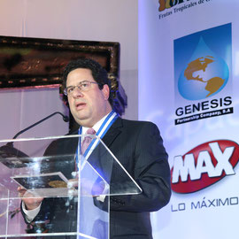 Tomás Rodríguez, Gerente General de Max Distelsa, ganador del Galardón a la Productividad y Competitividad Ricardo Castillo Sinibaldi 2011.