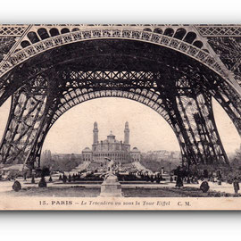 - Le Tocadéro vu sous la Tour Eiffel - PARIS - 28.03.1920 -