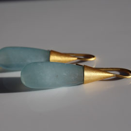 lange Aquamarinohrringe mit 900 Gold
