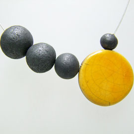 Collier céramique raku jaune et noir