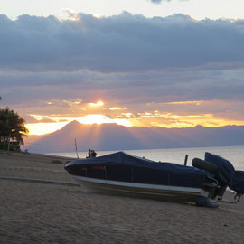 マンゴチ県ケープマクレアのマラウイ湖です。② / Lake Malawi at Cape maclear in Mangochi district no.2