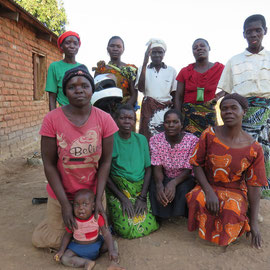 村の女性グループです。/ Women group in a village