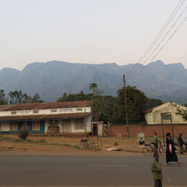マラウイ最高峰のムランジェ県ムランジェ山。/ Mt. Mulange, the highest mountain in Malawi in Mulange district.
