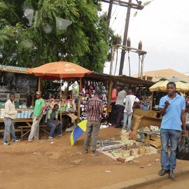 首都のマーケットです。/a market in a capital city, Lilongwe.