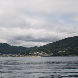 2008年8月に撮影、沖から見た吉里吉里。