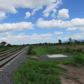 ムチンジ県の線路です。/ Railway in Mchinji distict