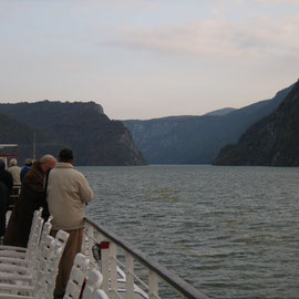 Einfahrt in die Donau-Cazanenge
