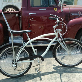 ASIENTO LOWRIDER CON BARILLA NEGRO PRECIO REGULAR: $250 CON BICI: $150