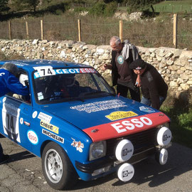A Pietralba, distribution de canistrelli et d'eau pour les équipages