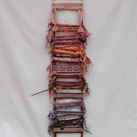 Prinzessin auf der Erbse (2012), Wandobjekt mit Bandweberei (Finger-, Brettchen-, Rahmenweberei), 20 x 100 cm