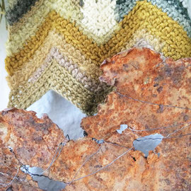 Arbeit von Barbara May: Detail von "Froschkönig"