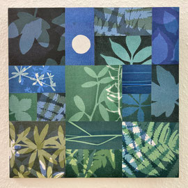 Beate Lambrecht, "Mürmes-Wald bei Nacht", Monoprint-Collage auf Papier mit Pflanzendrucken aus dem Mürmes, einem Flachmoor-Maarkessel in der Vulkaneifel.