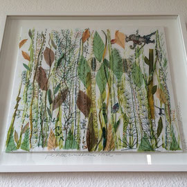 Arbeit von Nadja Hormisch: "Jede Katze braucht eine Wiese" (2012), 42 x 49 cm o.R.; Freie Handstickerei auf Transferdruck und Appliqué; Baumwolle, Leinen, Seide, Papiergarn, Lurexgarn