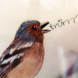Ausschnitt aus "Buchfinks Regenruf" (2019), 30 x 40 cm; Freie Stickerei; Seide, echtversilberter Metallfaden, Blätter vom Tulpenbaum. Foto: Walter Baumeister, Trier