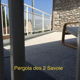 Installé sur la commune des Abrets, vous souhaitez protéger votre terrasse ou balcon contre les risques de chutes ? Décofer et alu vous propose une large gamme de gardes-corps en alu sur-mesure et s'adaptant parfaitement à votre environnement.