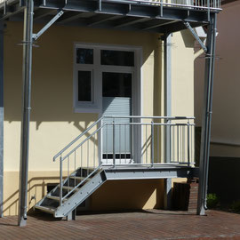 NEU: kurzer Weg von der Küche zur Terrasse