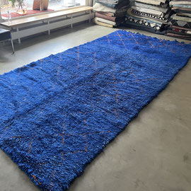 11. Beni M'Guild, mittlerer Atlas, Marokko, 3. Viertel 20. Jahrhundert, 475 x 210 cm SOLD