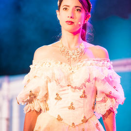 Melanie Oster, Sissi in Susi oder so - Kaiserin von Österreich, Foto Rolf Demmel