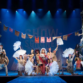 Melanie Oster, Swing in Der Schuh des Manitu, Deutsches Theater München, Foto Tobias Witzgall