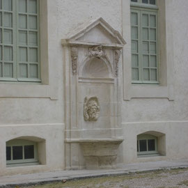 Fontaine de la cour de l'hôtel Dieu