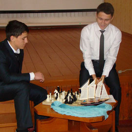 За партией игры в шахматы Лермонтов рассказывает Шан-Гирею о свой дуэли с де-Барантом