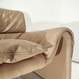 De Sede DS-2011 Postmodern Beige Leather Two-half Seater, Switzerland, 1980s - PN.Modern pnmoder.com