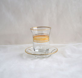 Türkische Teegläser mit Golddekor