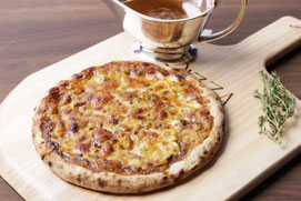 ピザカフェげんき畑の　カレーピザ