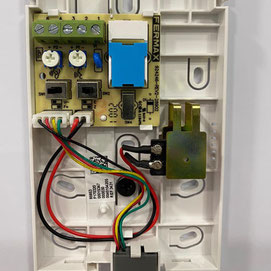 Foto de ejemplo de telefonillo Fermax ref. 3431 sin cubierta