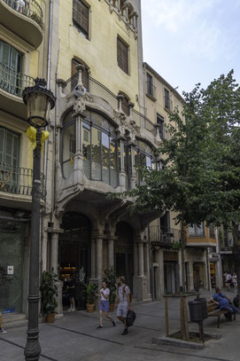 Bild: Rambla de la Libertat  in Girona, Spanien 