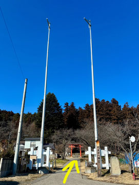 蚊里田八幡宮　アクセス　駐車場　境内入り口