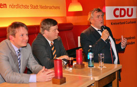 Foto: Wendt - von links: Thiemo Röhler, PSts Enak Ferlemann, Dr. Getsch
