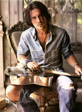 Johnny Depp, Vénus carré Saturne, maisons X-VII.