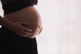 La sophrologie pour les futurs mamans pour leur permettre de vivre pleinement leur grossesse. Un moment de détente rien que pour elle et le bébé