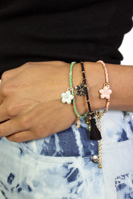 TULIP JADE FLOWER BRACELET    €11,00