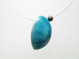 Collier pendentif perle raku bleue turquoise