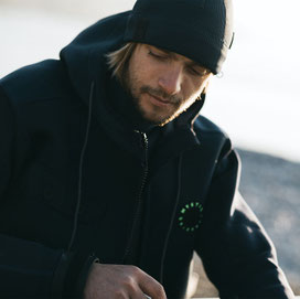 Neoprenhoodies und Neoprenjacken für den Winter bei WindSucht