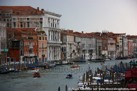 Venise,Italie,grand canal,gondoles, canaux,bateaux,anciennes façades,hotel luxueux.