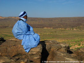 Bédouin,caravanne,crête,montagne,colline,touareg,chèche bleu