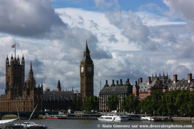 Angleterre,Londres,Royaume uni,Tamise,bâteaux,nuages,Big Ben,Clocher,Tours,Parlement