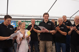 Unsere Sangesbrüder Andy und Markus wurden im Rahmen des Sommerfestes für 25 Jahre aktives Singen geehrt