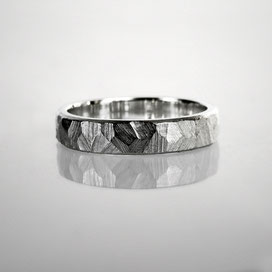 Ring silver effect, textured, hammered, crossed, rough, surface effect - Nelly Chemin