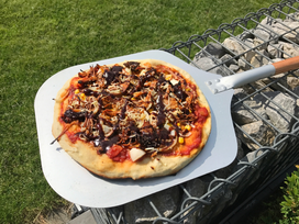Pulled Pork Pizza vom Grill