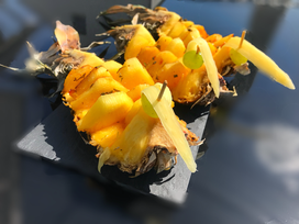 Ananas-Pfau mit süßer Rumglasur vom Grill