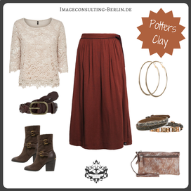 Trend-Outfit Maxi-Rock und Spitze in Terracotta