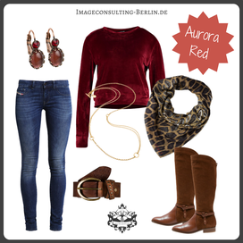 Outfit Trendfarbe Aurora Red für den Herbststypen