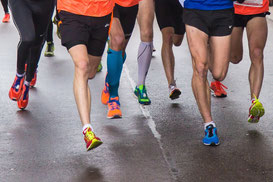 Gut trainierte Läufer beim Marathon