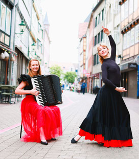 südamerikanischer Folklore Tanz und Live-Akkordeon für Konzerte von AccorDanse