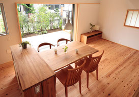ダイニングの家具立川の家(設計:いろは設計室)